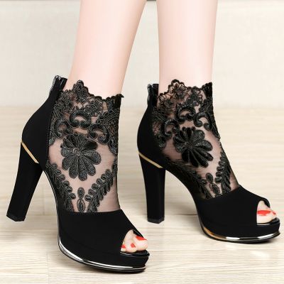 รองเท้าแตะสีดำรองเท้าบู้ทส้นสูงสำหรับรองเท้าส้นสูงผู้หญิงฤดูร้อนปักลายดอกไม้งานปาร์ตี้ผ้าตาข่ายปะต่อ