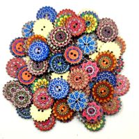 100Pcs 20/25mm Natural Retro Bohemia Pattern Wooden Buttons For Clothing Decoration Scrapbook Home Sewing Accessories Gift Card