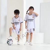 STAR5เสื้อกีฬาฟุตบอลเด็กแขนสั้น ลายสโมสรเรอัลมาดริด ยอดฮิต2023-2024 สกรีนชื่อ+เบอร์ 9 สินค้าคุณภาพA ป้ายงานปัก ราคาสบายกระเป๋า เนื้อผ้านุ่ม