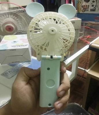 Handy Mini fan พัดลมพกพาชาร์จสายUSB ใส่ถ่านลมแรง ส่งฟรี