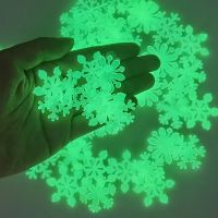 ZZOOI 50pcs 3D Snowflake Luminous Wall Sticker Fluorescent Glow In The Dark Wall Decal For Homw Kids Room Bedroom Christmas Decor