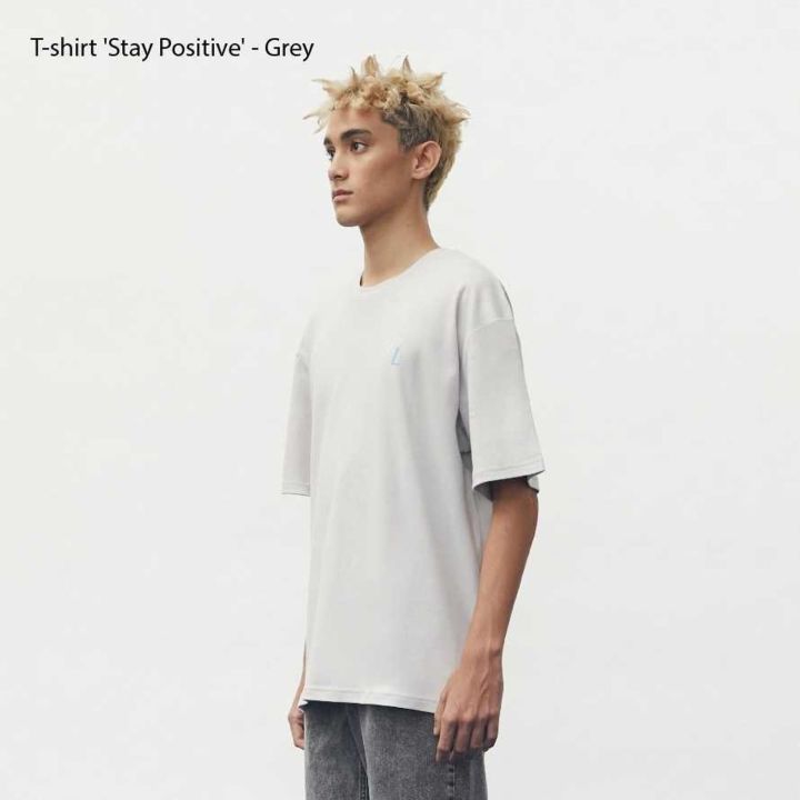 เสื้อยืดคอกลม-สีเทา-แขนสั้น-velence-t-shirt-รุ่น-stay-positive-collection-grey-xs