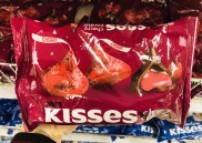 KẸO SOCOLA SỮA NHÂN SYRUP CHERY HERSHEY S KISSES Milk Chocolates Filled