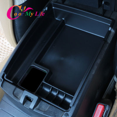 Car Central Storage Armrest Storage Box for Nissan X-trail T32 Rogue 2014-2020 Arm Rest Glove Tray Holder Case Pallet Container