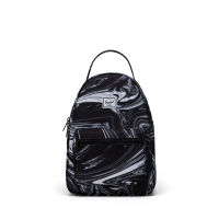 Herschel Supply กระเป๋าสะพายหลัง รุ่น Nova Small กระเป๋าเป้ กระเป๋าสะพายหลัง กระเป๋านักเรียน กระเป๋าเป้เดินทาง กระเป๋าสะพายผู้หญิง