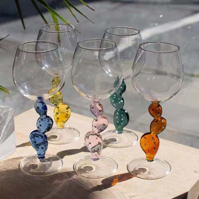 แก้วค็อกเทลแก้วแชมเปญขนาดแก้วที่ใช้ในครัวเรือนถ้วยแก้วไวน์แดงสร้างสรรค์แก้วบรั่นดีสนุกสนาน