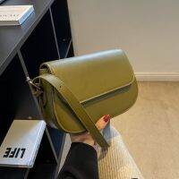 【Hot Sale】 Flip retro bag 2023 spring and summer womens Messenger high-level sense of versatility fashion commuting square