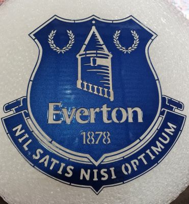 โลโก้เอฟเวอร์ตัน Everton  ขนาด 30 * 30 เซนติเมตร เหล็กหนา 2.5 มิลน้ำหนัก 1 กิโลกรัม แบบแขวนติดผนังเหล็กตัดเลเซอร์สวยงามคงทนพ่นสีโทเคไม่ลอกไม่ร่อนไม่เป็นสนิมติดตั้งได้ทั้งภายนอกภายในอาคาร ติดตั้งได้ทั้งผนังปูนไม้เหล็กและอื่นๆ