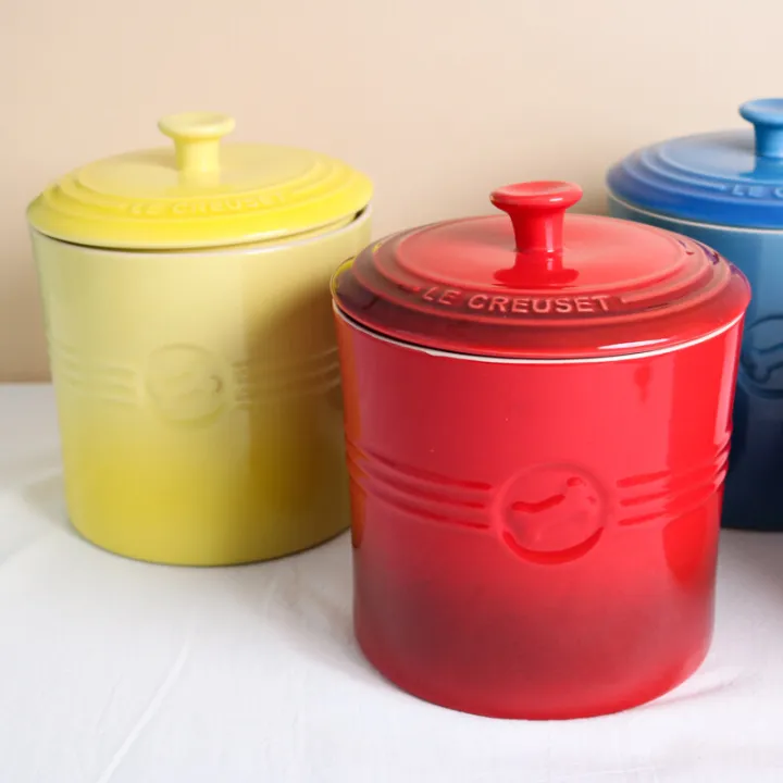 LE CREUSET High Temperature Ceramic Gradient Color with Lid Large Dog