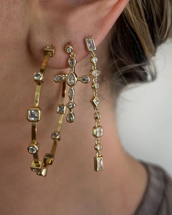 haus-of-jewelry-luv-aj-bezel-stone-hoops-ต่างหูห่วงประดับเพชรคิวบิกเซอร์โคเนีย-cubic-zirconia