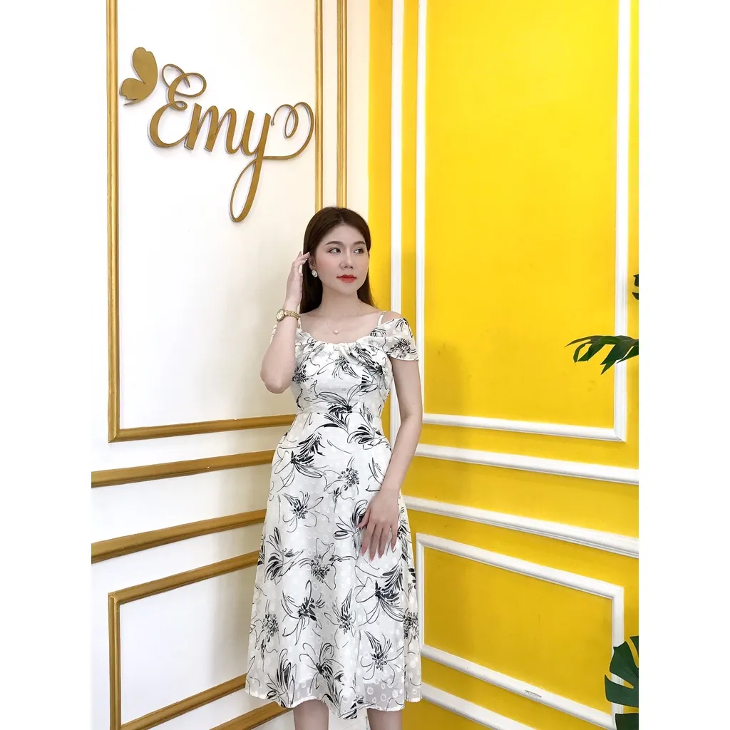 Váy Emy mở cửa hàng đồ cao cấp cho phái đẹp tại Sài Gòn  Ngôi sao