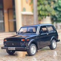 1:32 LADA NIVA โมเดลรถโลหะผสมรถคลาสสิกและยานพาหนะของเล่นโมเดลรถของเล่นโลหะชุดสะสมแบบจำลองของขวัญสำหรับเด็ก