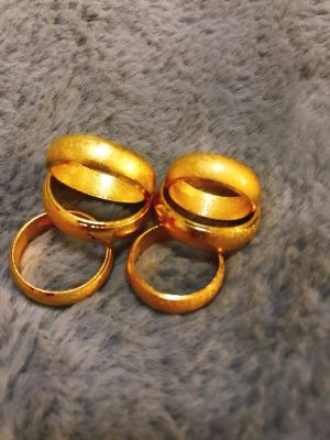 apata jewelry แหวนชุบทองแท้24kเนื้อทรายขอบข้าง 6mm