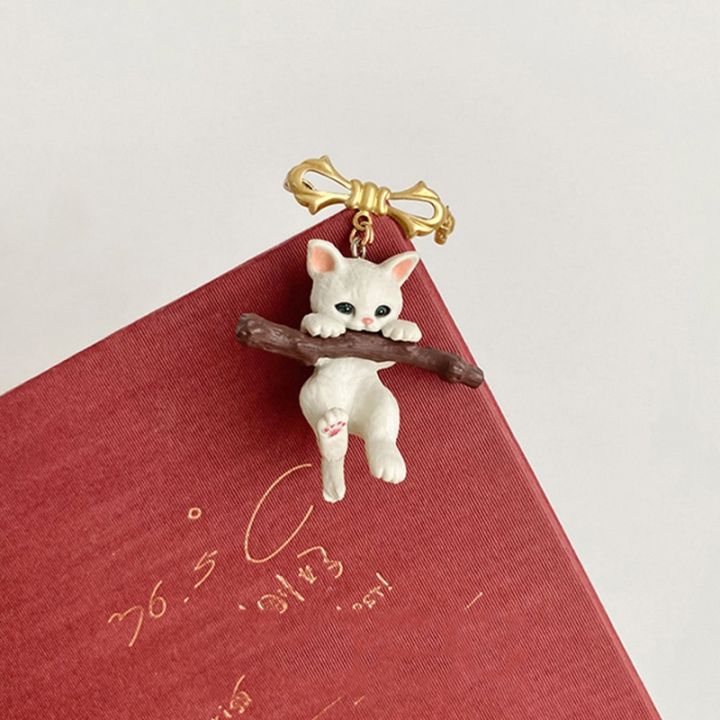 cute-3d-white-cat-brooch-holding-branch-cat-breast-needle-dinner-suit-party-clothing-jewelry-accessory