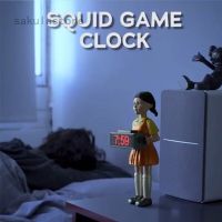 นาฬิกาปลุกตุ๊กตา Wake You Squid Game ลายปลาหมึกสีแดง