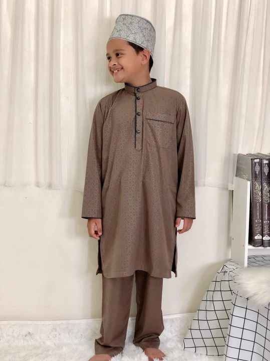 ชุดเด็กชายมุสลิม-เสื้อ-พร้อมกางเกง-ชุดมาลายู-ชุดปากีเด็ก-สำหรับอายุ1ขวบ-12ปี-มีทั้งผ้าลายและผ้าเงา