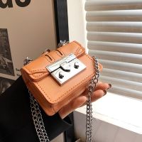 [กระเป๋าแฟชั่นร้อน688] Carteras Para Mujer Bolso คลัทช์ Bolso กระเป๋าสตรี Verde Bolsos Mujer 2022 Tendecia Mini Bolsos Cruzados Para กระเป๋าสตรี De Diseñador De Lujo Mini Monedero Caja Peñrada Lápiz Labial