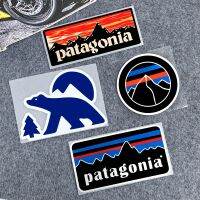 Patagonia สติกเกอร์ติดรถยนต์แฟชั่นติดกลางแจ้งสำหรับตั้งแคมป์สติกเกอร์ยี่ห้อญี่ปุ่นรถจักรยานยนต์กันน้ำสติ๊กเกอร์ติดหมวกกันน็อคสติ๊กเกอร์ตกแต่งส่วนบุคคล