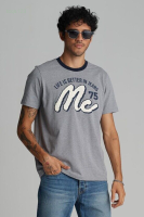 เสื้อยืด Mc Summer Jeans เป็นเสื้อยืดพิมพ์ลายสไตล์คลาสสิกของ Mc Jeans ทำจากผ้าฝ้ายอเมริกัน 100% เนื้อนุ่มมาก 027 Trendy mens versatile T-shirt