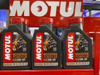 น้ำมันเครื่อง MOTUL Scooter  Power LE 5W40 สังเคราะห์แท้ ขนาด 1 ลิตร