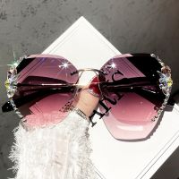 2023 Luxury Large Frame Rimless Rhinestone Sunglasses Women Men Fashion Gradient Sun Glasses Sunshade Ultraviolet Protection