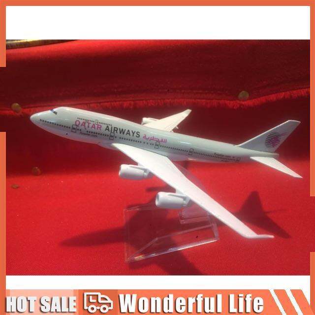 Die Cast Metal Airplane ️ Qatar 🇶🇦 Airways B747 Vintage Die Cast Aircraft For Display