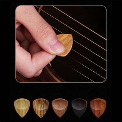 1Pcs Thickness 2.5mm Acoustic Guitar Plectrum Guitar Accessories Ebony Folk Handmade Plectrum Electric Guitar Heart Plectrum Guitar Bass Accessories