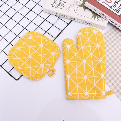 1 Piece Cute Non-slip Yellow Gray Cotton Fashion Nordic Kitchen Cooking Microwave Gloves Baking BBQ Potholders Oven Mitts