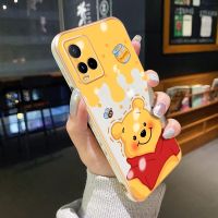 YIWESAN สำหรับ Vivo Y21 2021 Y21s Y33s Y21t Y21a Y21e การ์ตูน Winnie The Pooh หมีด้านข้างหรูหราชุบโทรศัพท์กรณีรูปแบบซิลิโคน Cassing ฝาครอบกล้องป้องกันกรณีกันกระแทก Softcase