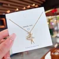 [COD] High-quality cartoon girl titanium steel necklace female all-match simple design sense pendant exquisite temperament collarbone chain wholesale