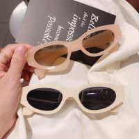 【LZ】✶  SO EI Ins Popular Fashion Small Cat Eye Sunglasses Woman Vintage Oval Eyewear Men Champagne Tea Sun Glasses Shades UV400