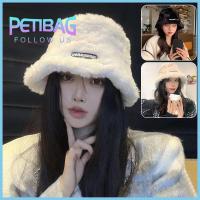 PETIBAG ผ้ากำมะหยี่เทียม หมวกทรงถัง สีทึบทึบ เกาหลีแบบเกาหลี หมวกฤดูหนาวหมวก หรูหราสุดหรู หนาขึ้น หมวกชาวประมงหมวก สำหรับผู้หญิง