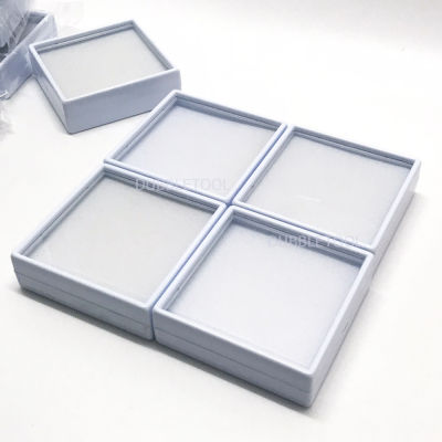 กล่องพลอย กล่องใส่พลอย ฝาครอบเป็นกระจก ขนาด 9x9 Cm แพ็คละ10ใบ สีขาวขุ่น พื้นเป็นฟองน้ำ รองด้วยผ้ากำมะหยี่