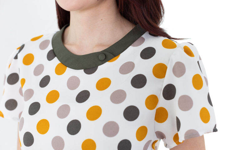 narinari-mt3601-overlap-collar-with-button-blouse