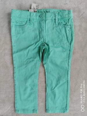 กางเกงขายาว ทรง slim มี 2 สี สีชมพู กับ สีเขียว size 2-12y