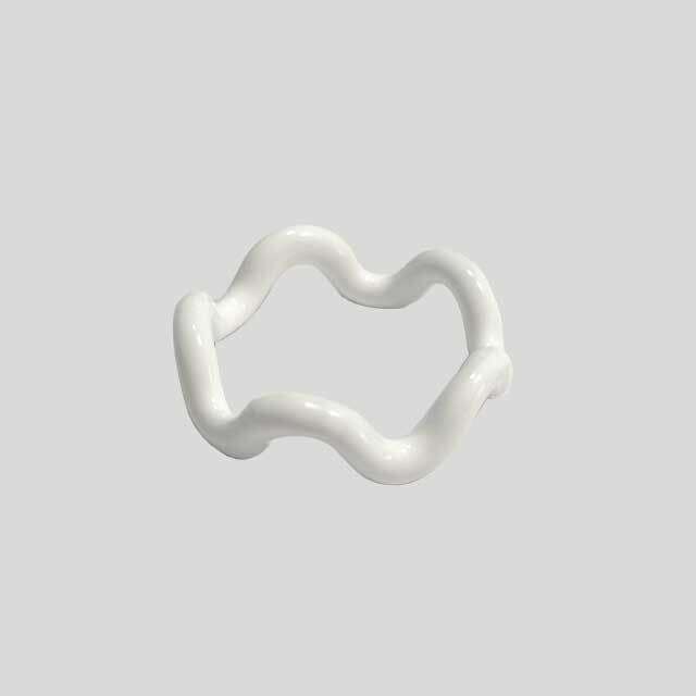 wavy-ring-porcelain-white