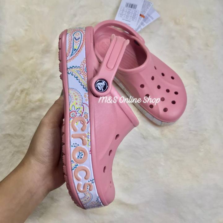 รองเท้า-crocs-ผู้หญิงใหม่ล่าสุด-รองเท้าเพื่อสุขภาพ-ใส่สบายเท้า-ลดราคา