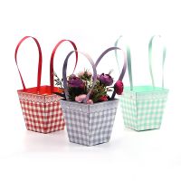 New Flower Gift Paper Box Bag Portable Foldable Florist Bouquet Candy Carrier Wedding Valentine 39;s Day ​Party Storage Bag Basket