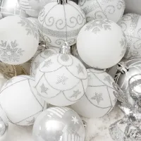 24PcsSet Boxed Christmas Ball Christmas Tree Hanging Pendant Decoration 6cm White Gold Xmased Ornament Balls for Home Party