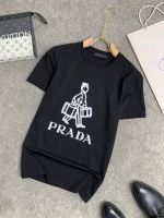 เสื้อยืดแฟชั่นแนวการค้าต่างประเทศ Pra Da พิมพ์ตัวอักษรคลาสสิกใหม่สำหรับผู้ชายและผู้หญิงด้วยแขนสั้นเสื้อยืดลำลองคอกลม