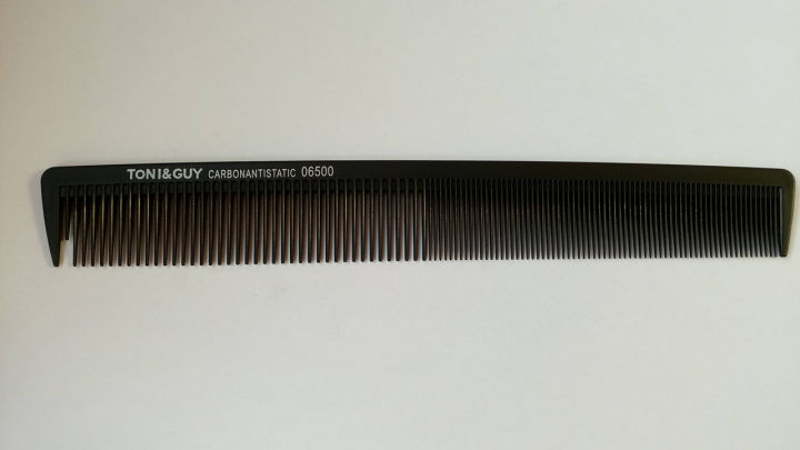 toni-amp-guy-หวีรองตัดผม-2-ด้าน-สำหรับช่างตัดผม-รุ่น-carbon-antistatic-comb-06500-กว้าง-3-ยาว-22-สูง-0-4-ซม-สีดำ