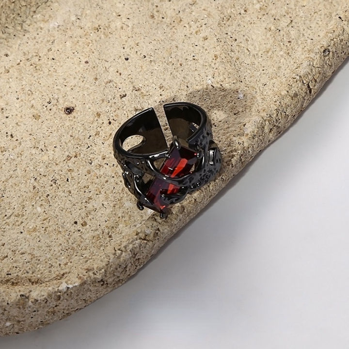 แหวนอัญมณีสีแดงหนามใหม่สำหรับผู้ชายผู้หญิงใช้ได้ทั้งชายและหญิง-y2k-สไตล์วินเทจสีแดงแหวนเพทายยุโรปและอเมริกา