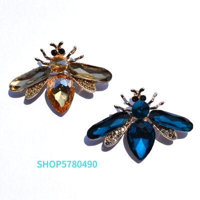 Cute Bee Rhinestone Brooch Women Crystal Insect Breast Pin Champagne Color Corsage Ladies Party Dress Ornaments Fashion Jewelry