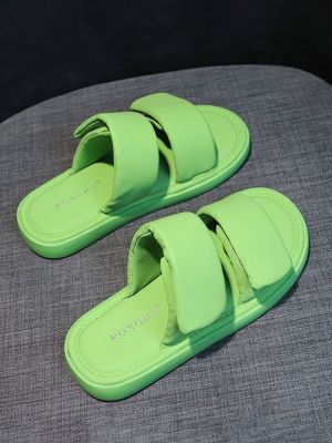 【July】 Shit feeling slippers women summer ins tide 2023 new net red hot style flat non-slip fashion soft bottom sandals