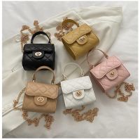 [COD] Korean embroidery thread bag women 2022 summer new trendy simple Messenger texture fashion portable square