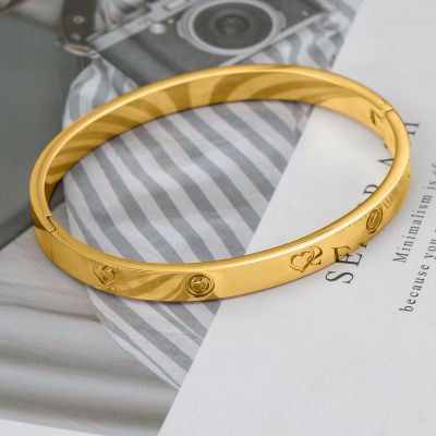 [COD] Cross-border hot-selling heart diamond titanium steel bracelet with zircon rose gold inner smooth stainless for women