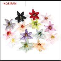 KONSIRAN 30pcs ผ้าไหมสีขาว หัวดอกไม้จำลอง หลากสี อัลบัมภาพ ลิลลี่ประดิษฐ์แห่งหุบเขา งานทำมือ ดีไอวาย ดอกไม้ปลอมลายดอกไม้ บ้านในบ้าน