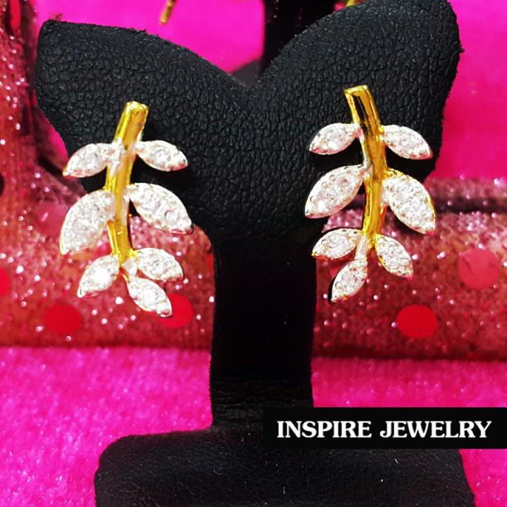 inspire-jewelry-ต่างหูรูปใบมะกอกฝังเพชรcz-งานดีไซด์-size-0-8x1-5cm-งานแบบร้านเพชร-พร้อมกล่องทองกลมสีแดงแบบร้านทอง