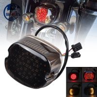 ไฟท้ายรถบรรทุกไฟเบรกรถเลี้ยวไฟท้าย LED ด้านหลังรถจักรยานยนต์สำหรับ Harley Tou Road Glide King FLTRU Dyna Sportster