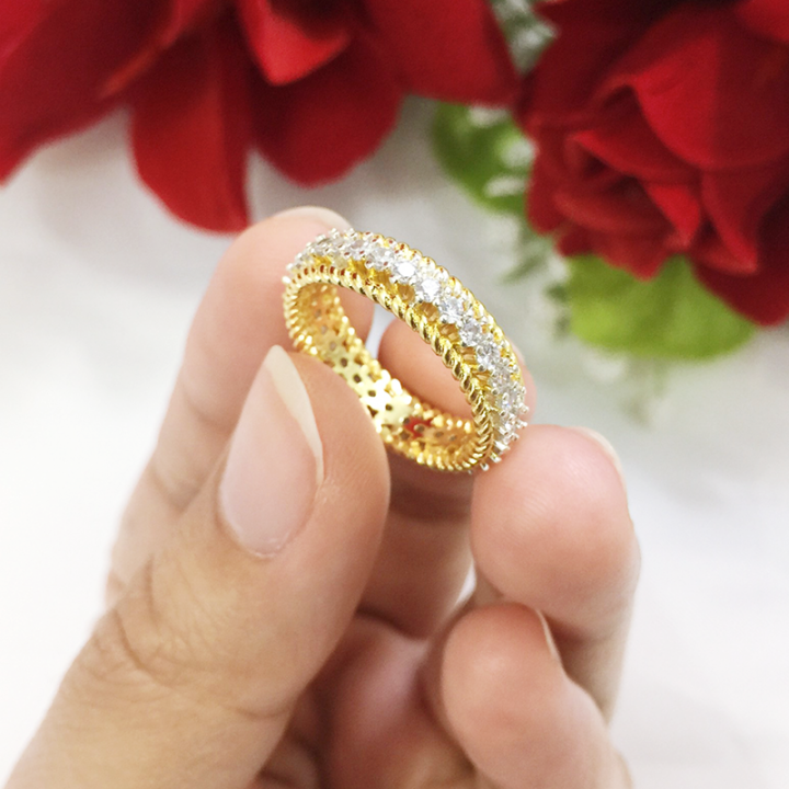 แหวนทองล้อมเพชร-แหวนพลอย-แหวนเพชร-เสริมบารมี-ใส่ออกงานได้-ทำจากทองเหลือง-เรียบหรู-ใส่ได้ทุกโอกาส-รูปถ่ายจากสินค้าจริง